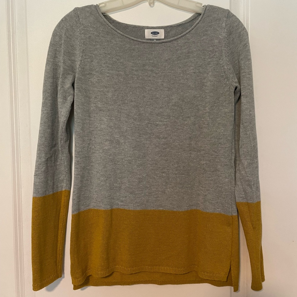 Lightweight sweater. Perfect for spring. Old navy XS